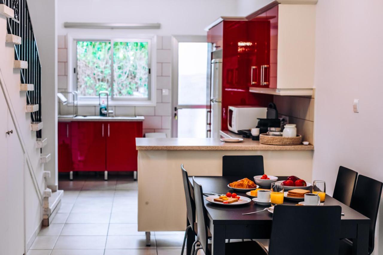 Villa Minimal Townhouse Center Paphos Extérieur photo